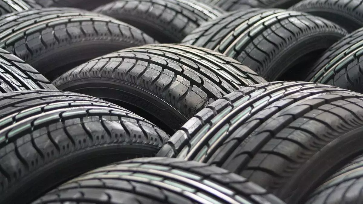 Шинаңыз жарамсыз болып қалмасын десеңіз: дөңгелектерді қалай сақтау керек?