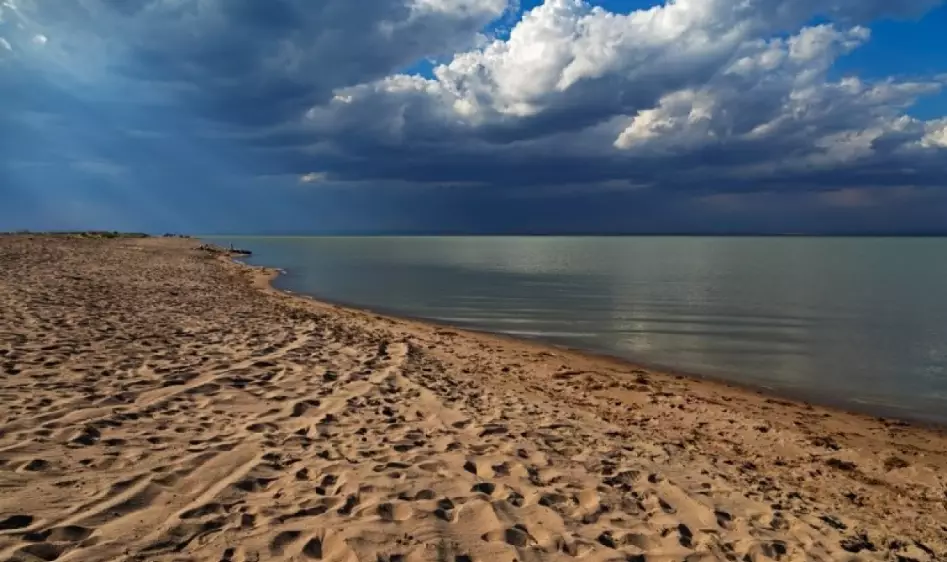 В Казахстане на пляжах не хватает спасательных вышек, туалетов и медпунктов – Мырзабосынов