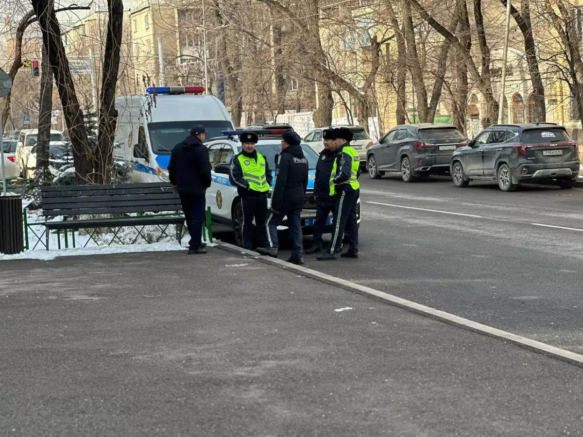 Белсендінің соты басталған сәтте полиция күзеті күшейтілді