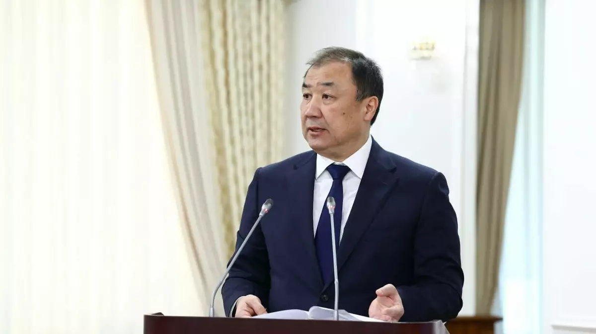 В туристических регионах Казахстана расширяют транспорт: три аэропорта и дополнительные поезда на Алаколь