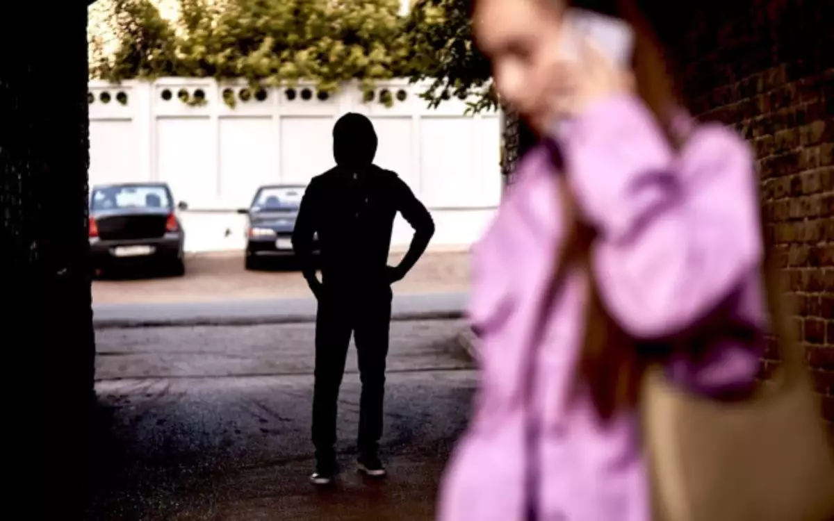 Астанада бұрынғы қызын аңдыған жігіт 15 тәулікке қамауға алынды