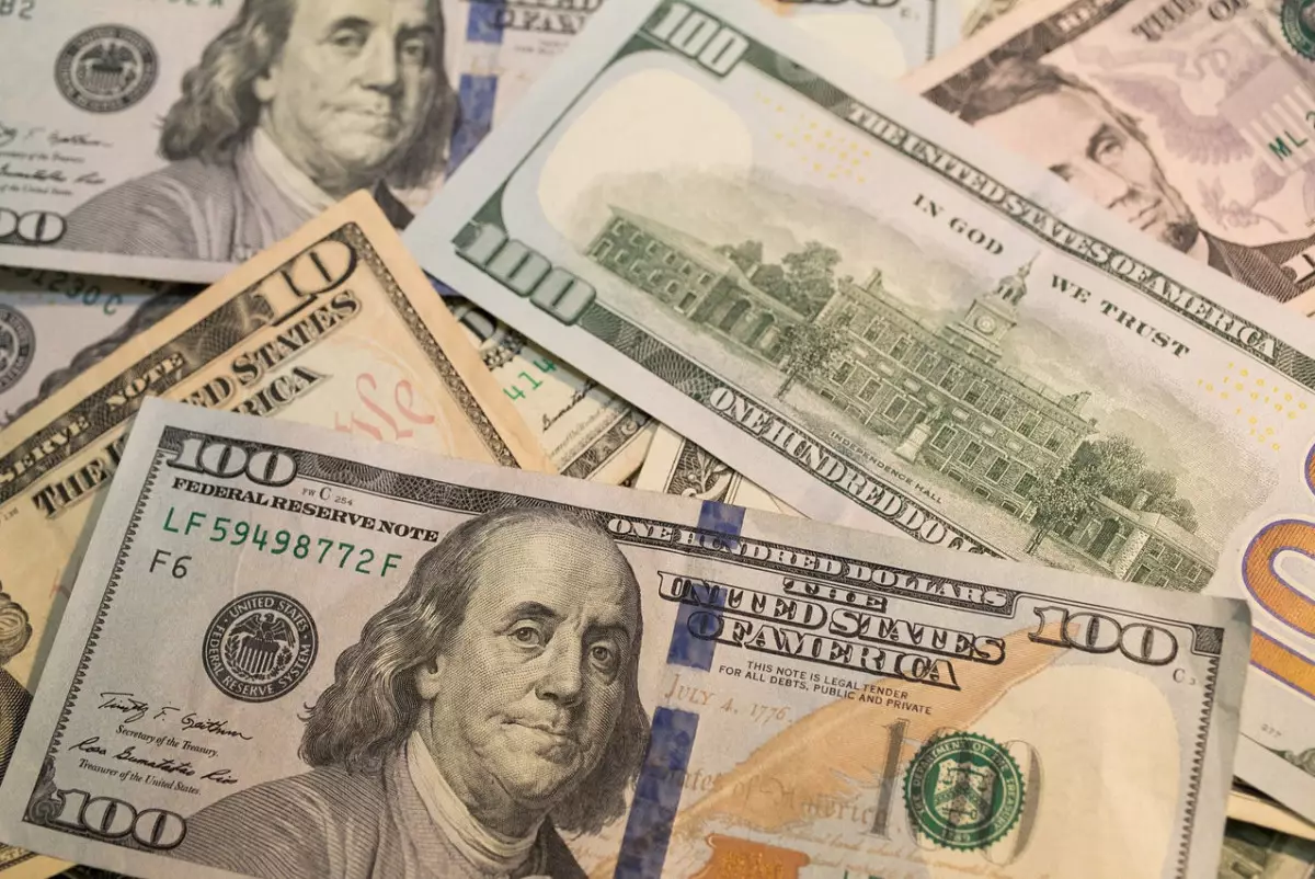 Спрос на наличные доллары в Казахстане достиг максимума за четыре года