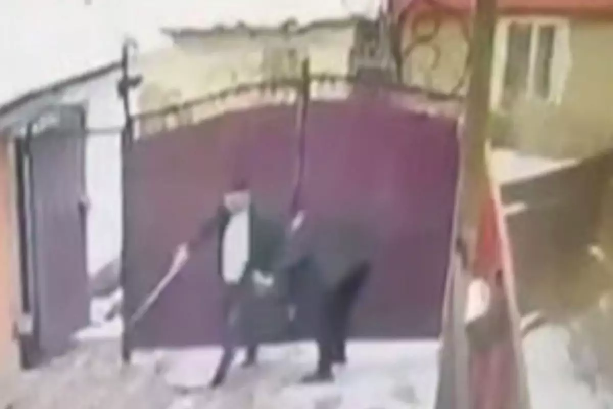 Скандал в Каскелене: тамада подозревается в избиении жены и тёщи