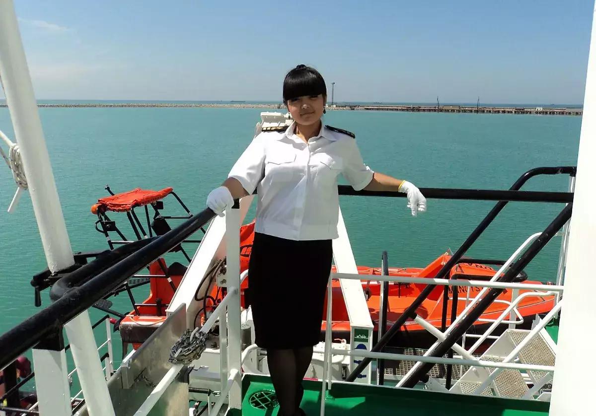 Крестная мать ледокола «Мангистау»: история первой девушки-штурмана, покорившей Каспий - новости на Lada.kz 27.01.2026