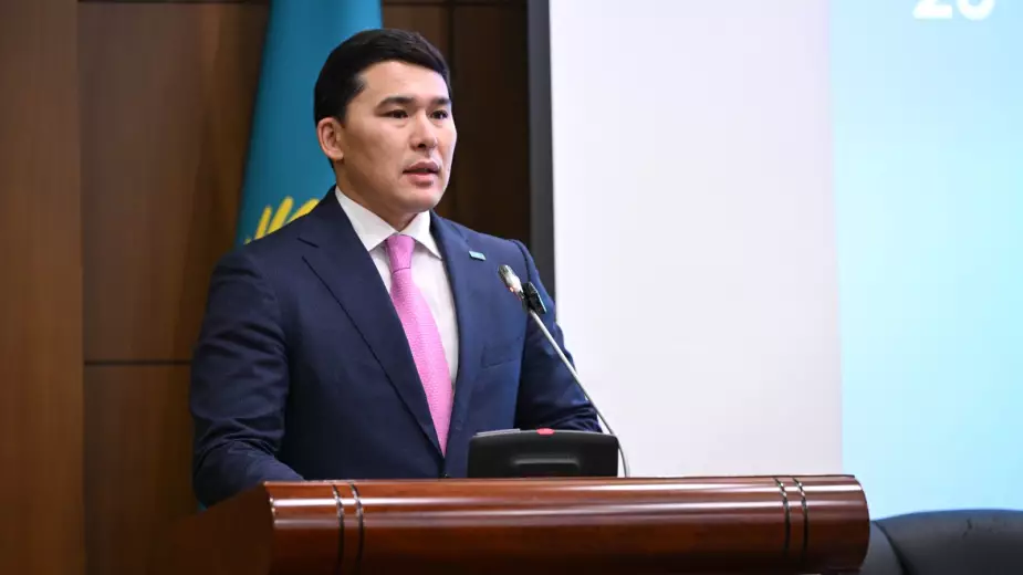 Одна система горнолыжных курортов, развитие туризма и подготовка к Олимпиаде. Министр спорта Мырзабосынов выступил в Правительстве