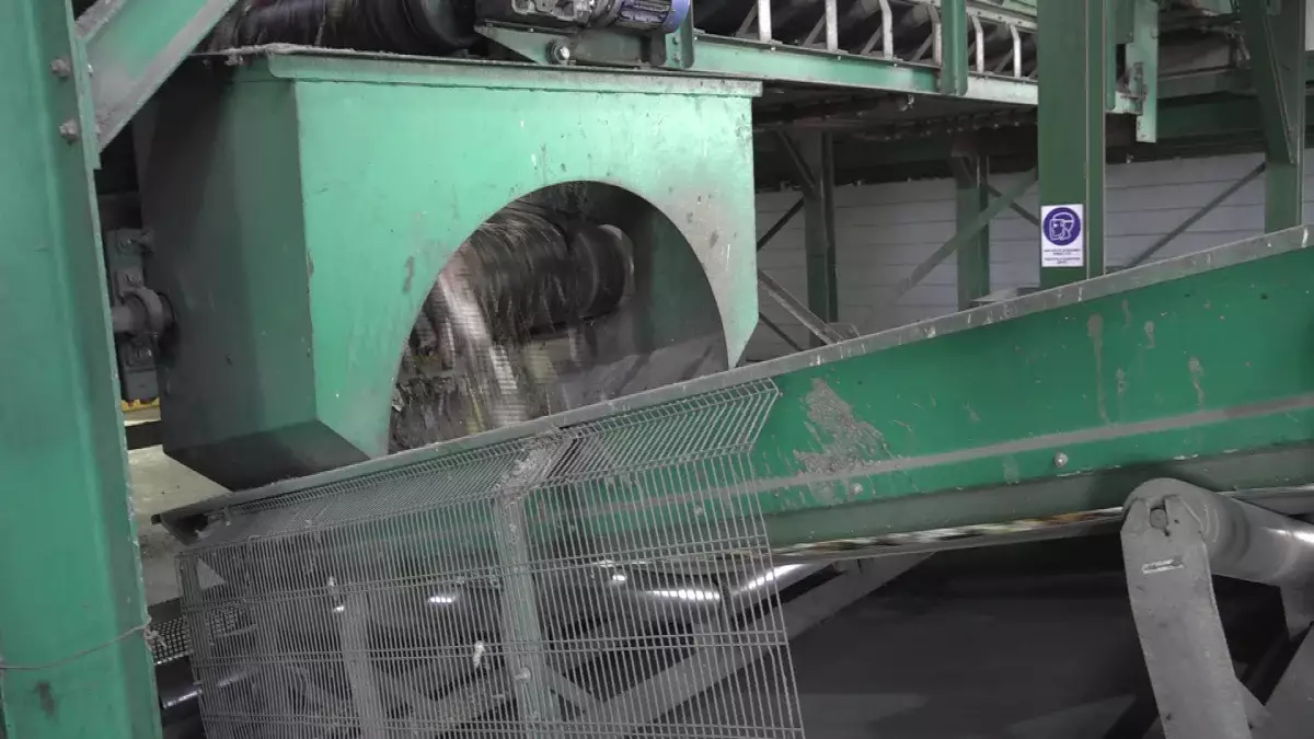 Таза ауа: Алматыда қоқыс шығару қызметін көрсететін 20 ұйым жұмыс істейді