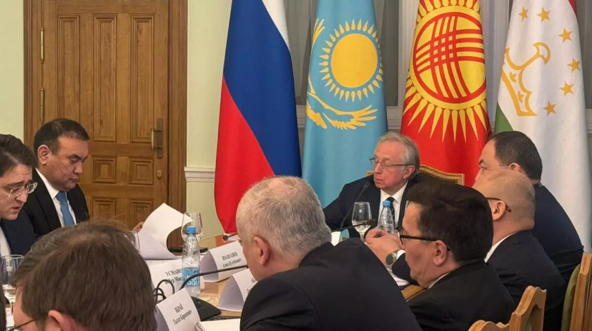 Кыргызстан подал в суд ЕАЭС на Россию