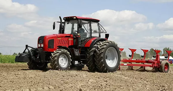 Казахстан планирует ввести утилизационный сбор на автомобили и сельхозтехнику из Белоруссии.