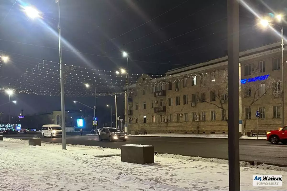 Тайный спонсор подарил улице Абая световую инсталляцию «Звёздное небо»