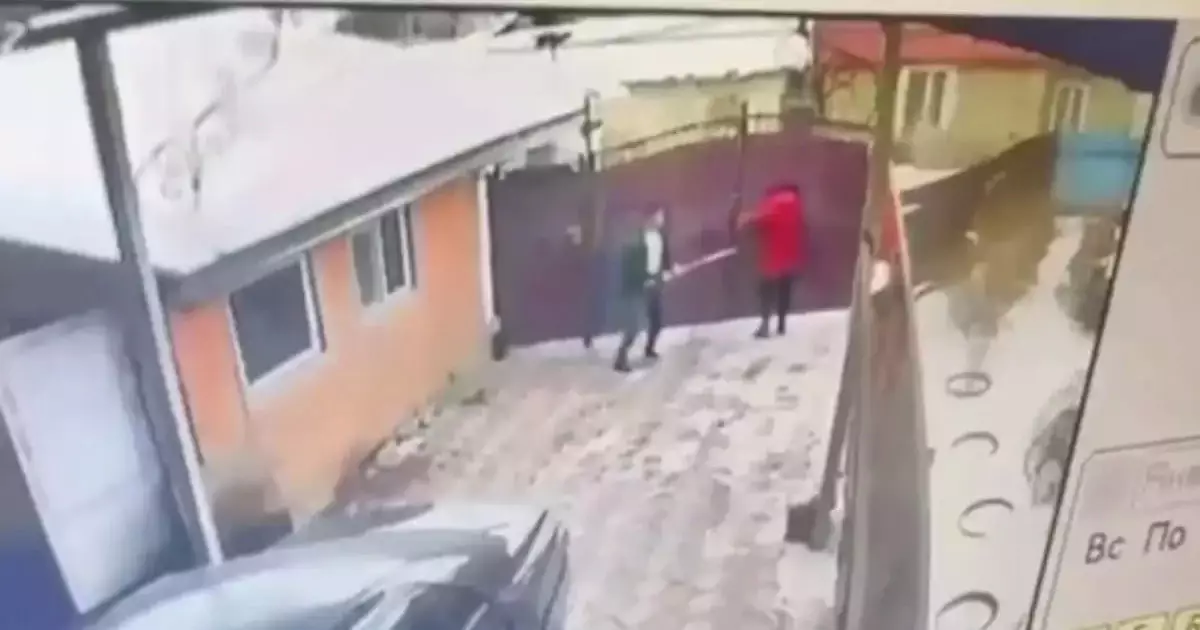   Қаскелеңде ер адам әйелін де, енесін де соққыға жықты   