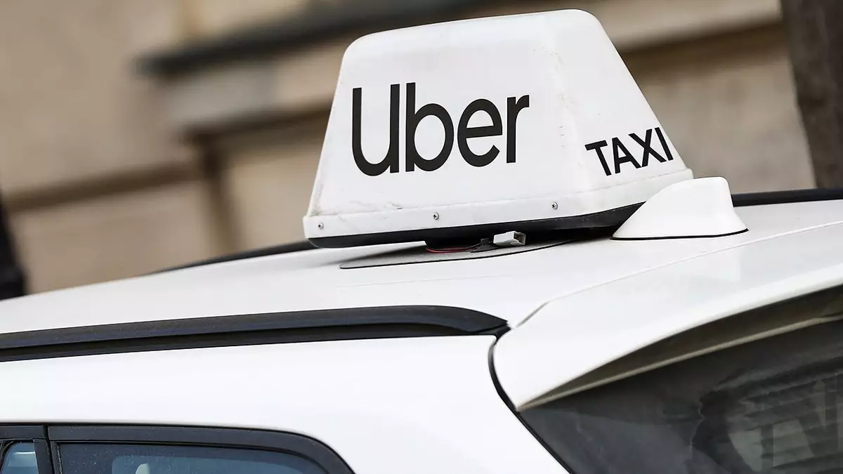 Uber представила новое роботакси без водителя за рулем.