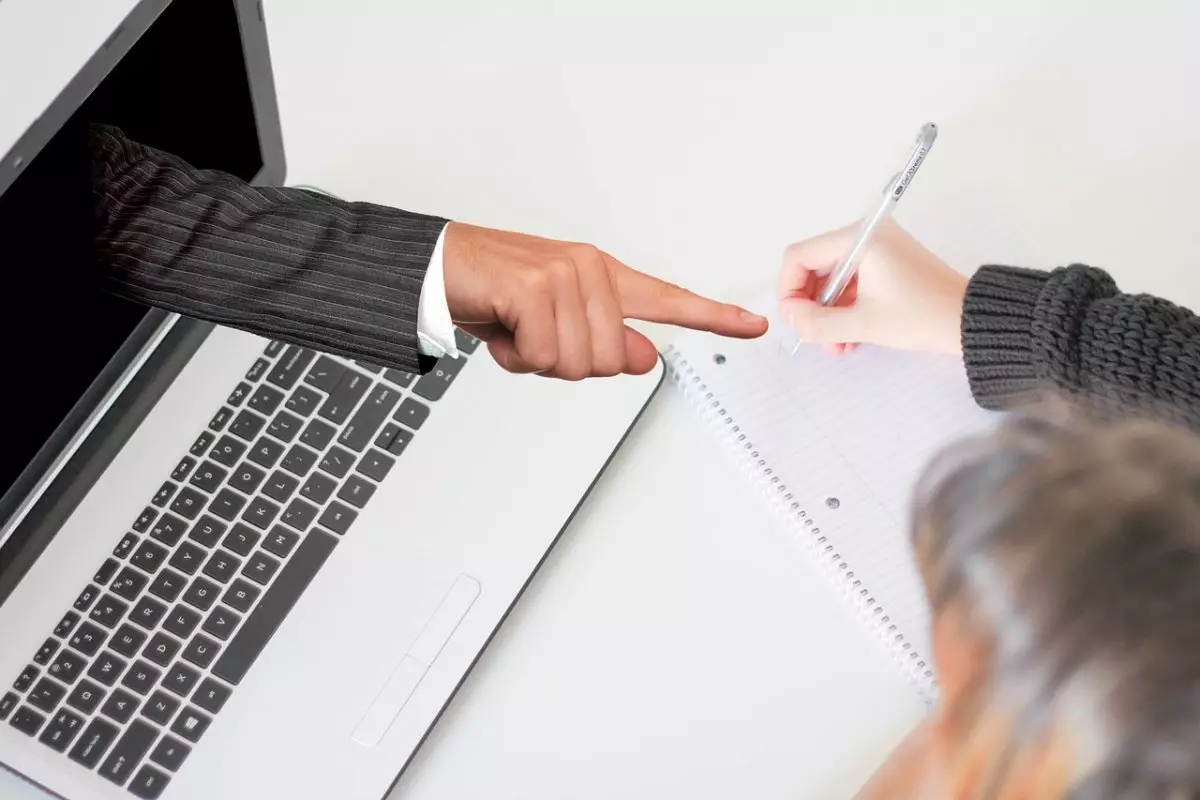 Школы Астаны перевели первую смену на дистанционный формат