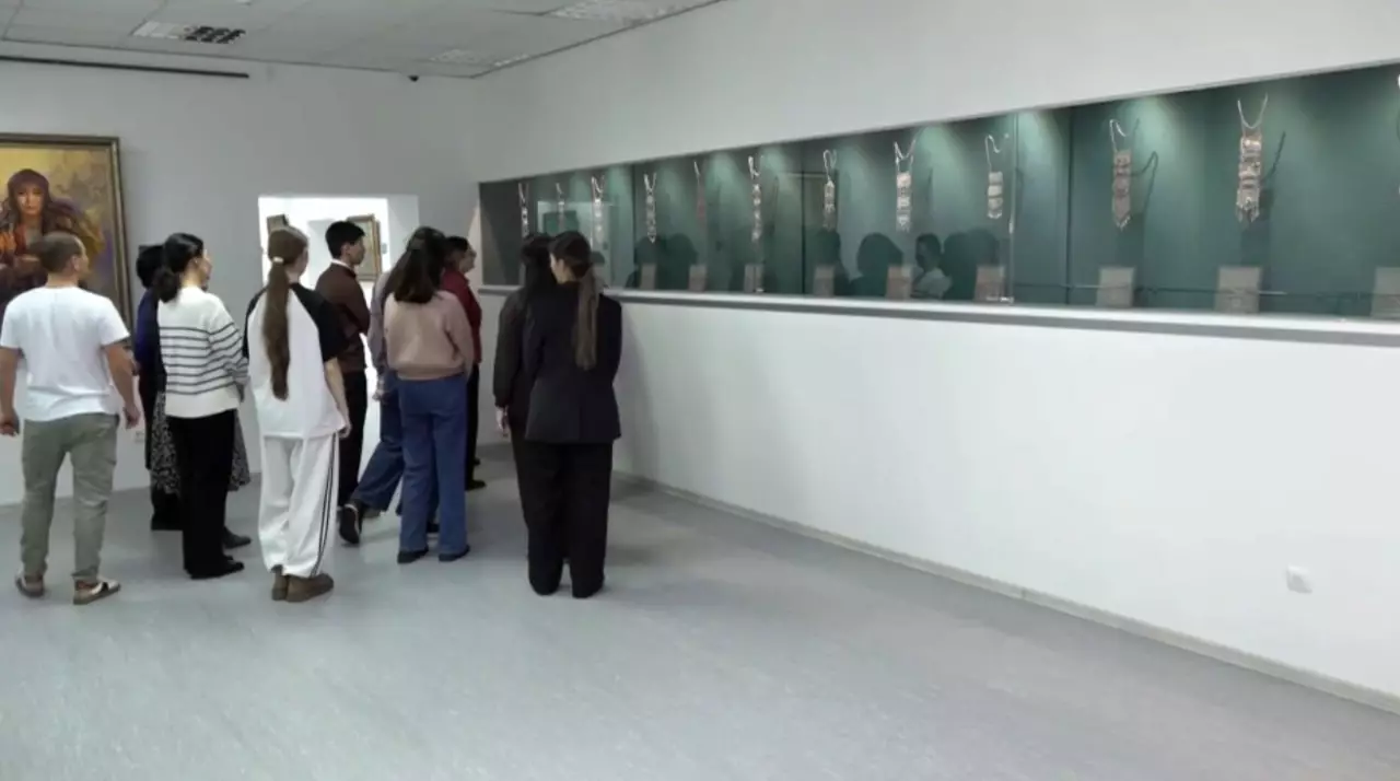 Атырауский музей искусств пополнился уникальными национальными украшениями