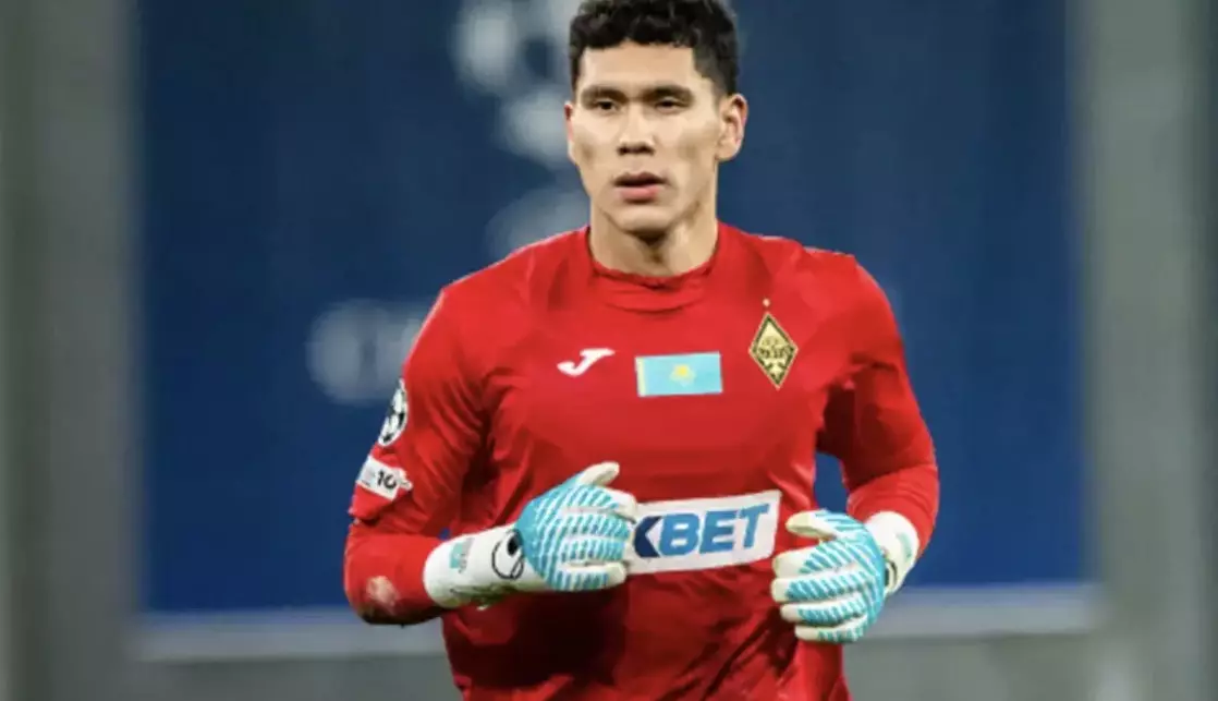 Казахстанец рядом с Мбаппе: УЕФА отметил Анарбекова