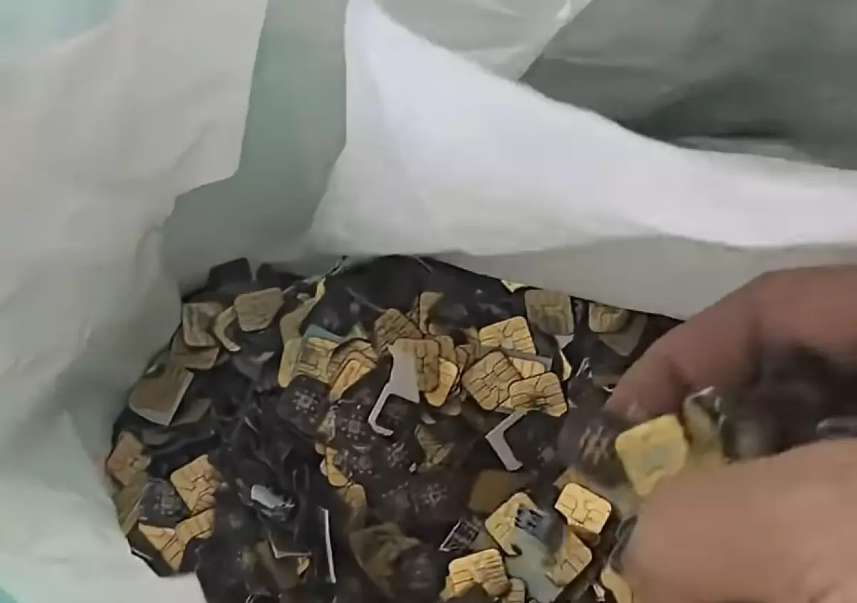 Блогер извлек 200 граммов золота из SIM-карт (ВИДЕО)