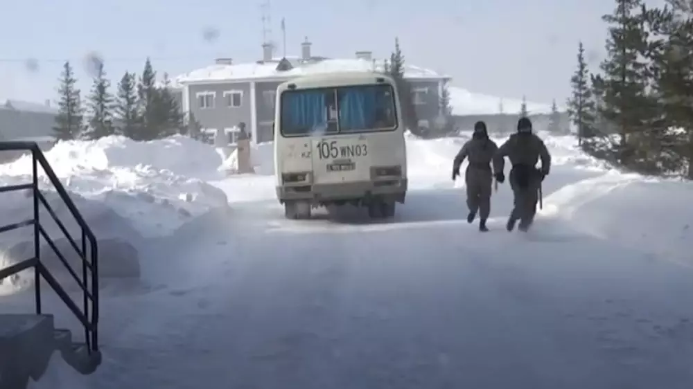 Десятки курсантов попали в больницу из военного колледжа в Щучинске