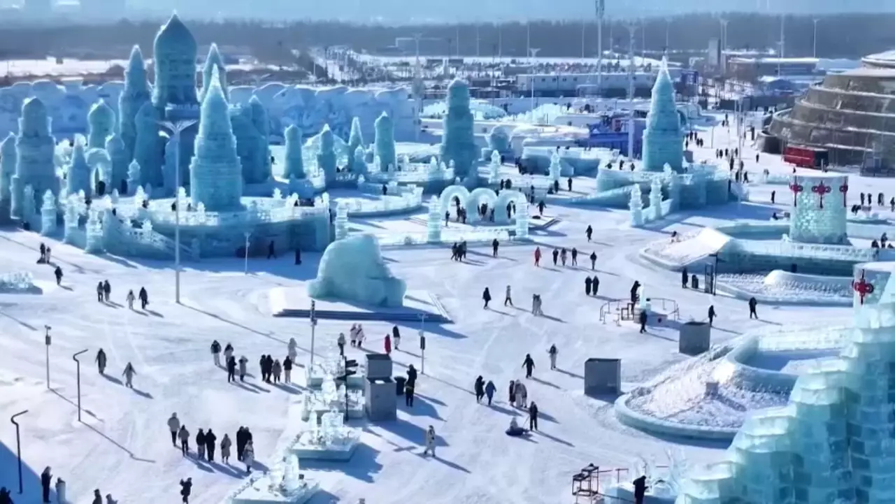 Қытайлар мұздан қала тұрғызды