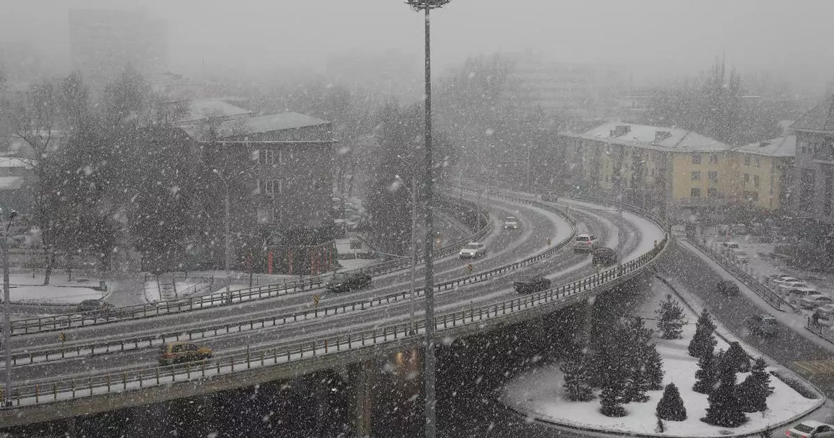Снег в Алматы, мороз в Астане: какой будет погода в мегаполисах Казахстана в среду