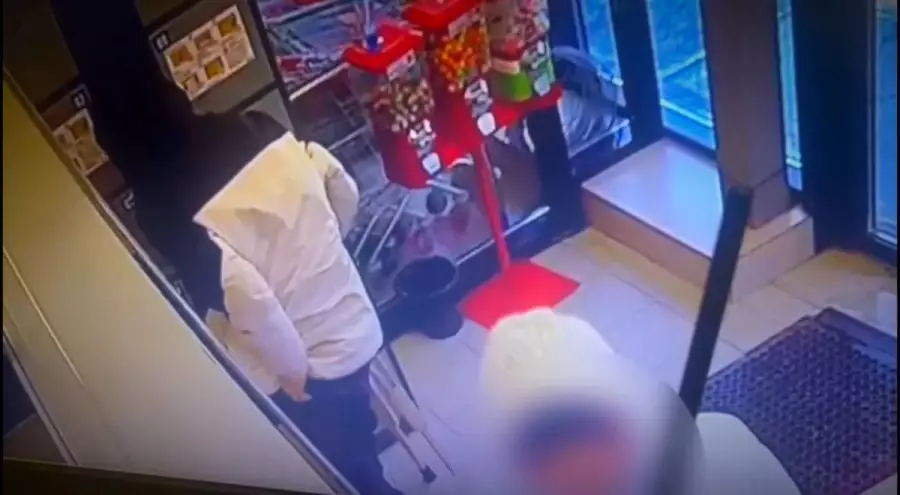 Павлодарда ер адам есірткіні супермаркетке жасырған (видео)