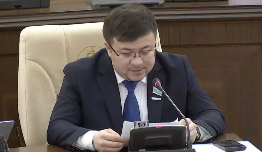 “Жылайды, айқайлайды, күледі“: депутат халықтың санасын улап жатқан тренингтерді тоқтатуды сұрады