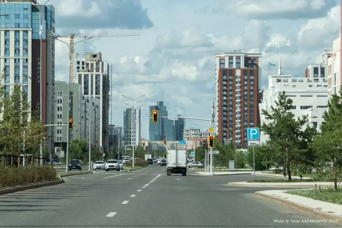 «Люди не тянут»: депутаты предложили поменять правила ипотеки в Казахстане