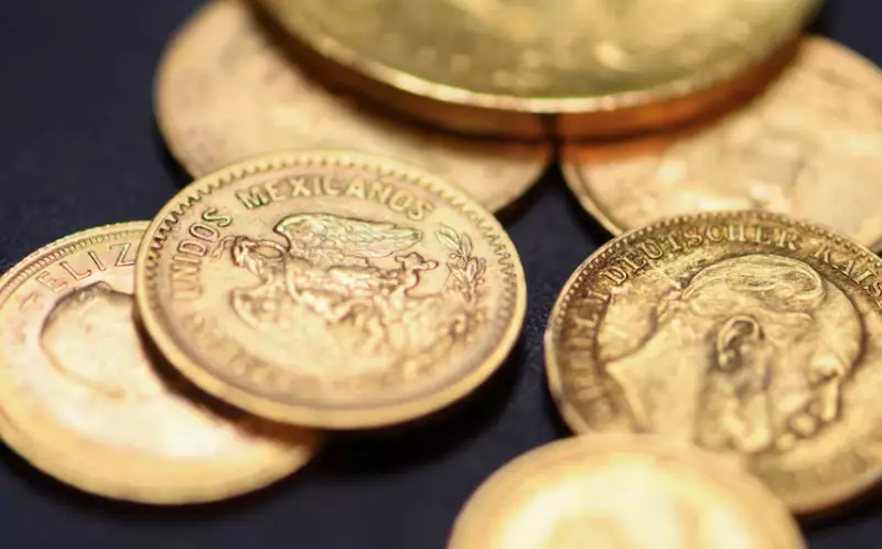 Новый исторический максимум: золото впервые пробило отметку в $5 200