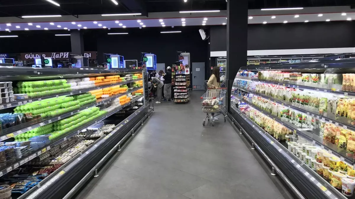 Супермаркеттегі "құпия" орын: Павлодар тұрғыны заттарды сақтау ұяшығында есірткі жасырған