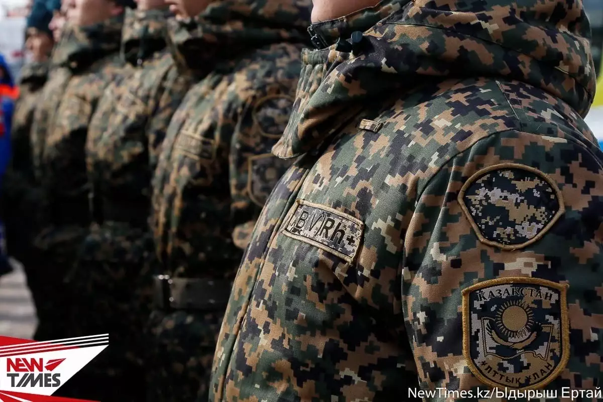 Молодёжь боится армии: допризывную подготовку в Казахстане назвали провальной