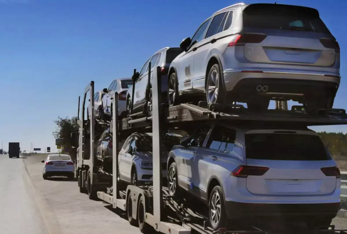 Казахстан официально озвучил новые ставки утильсбора на авто из России и Беларуси - новости на Lada.kz 28.01.2026