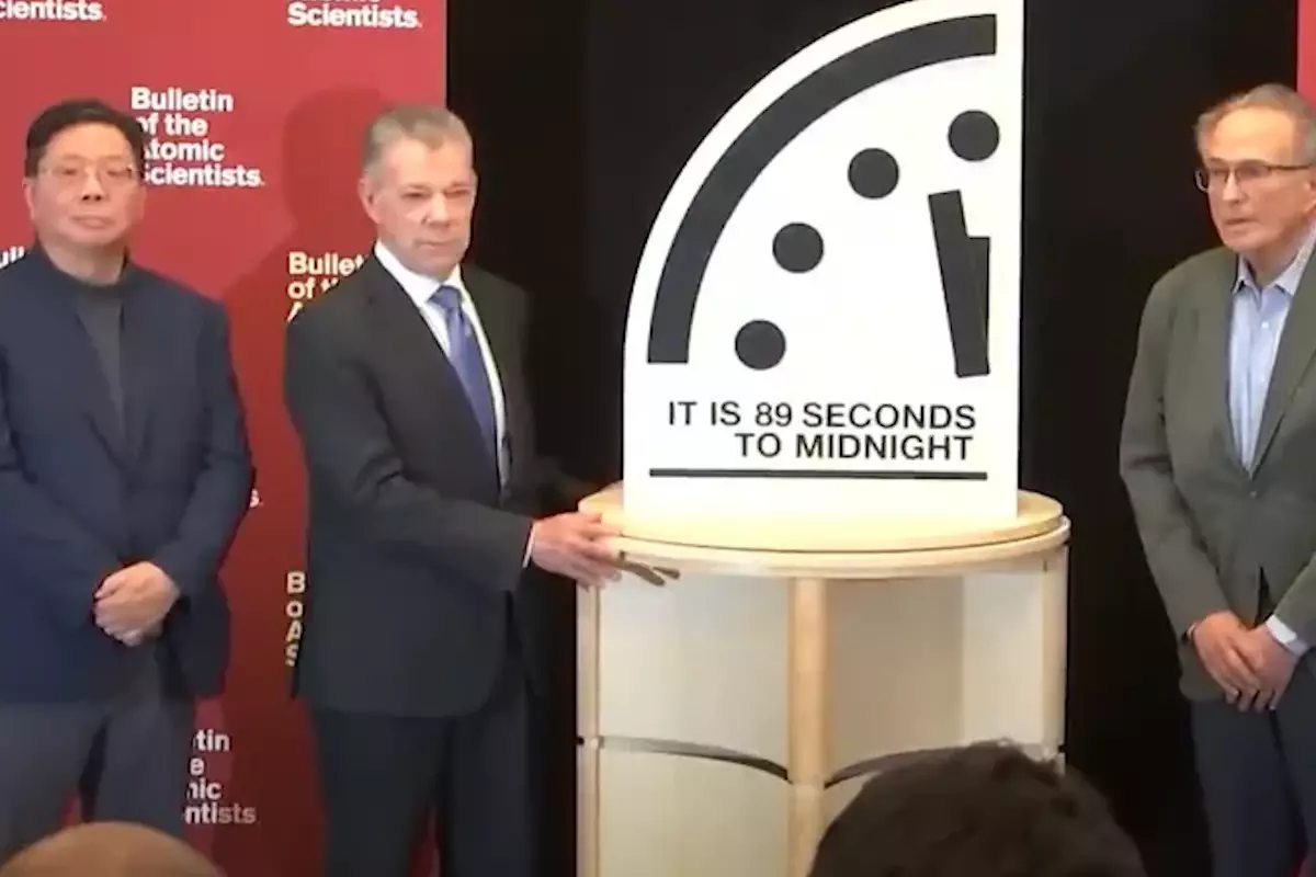 Мир на грани: «Часы Судного дня» замерли в 85 секундах до катастрофы