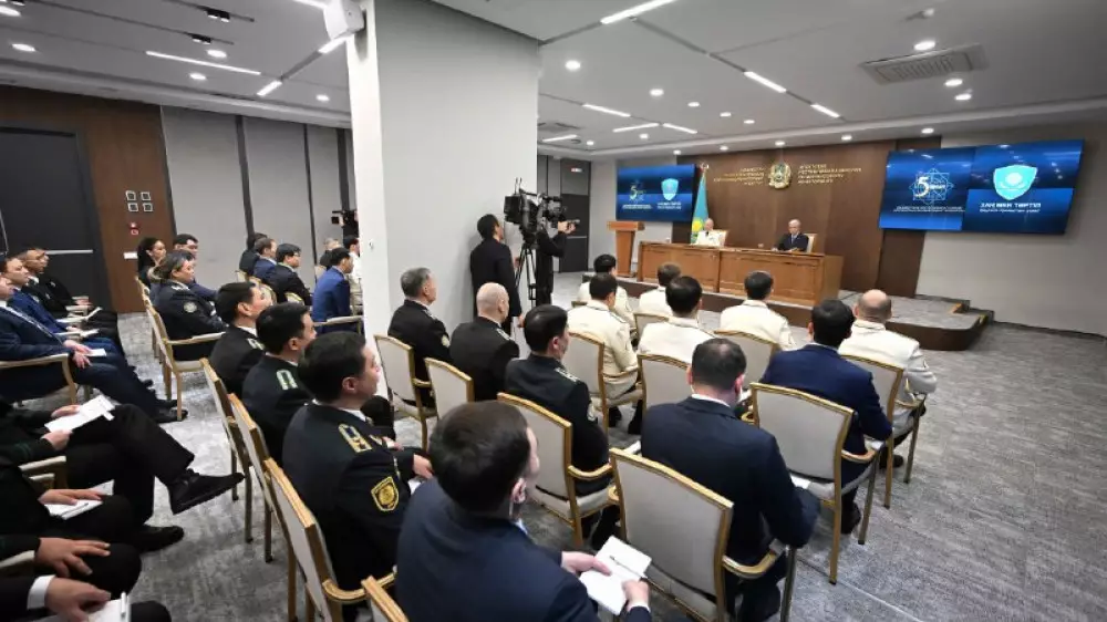 “Ұлттық қауіпсіздігімізге қатер төндіруі мүмкін“: Тоқаев ҚМА қызметіне жасанды интеллектті енгізу маңызды екенін айтты