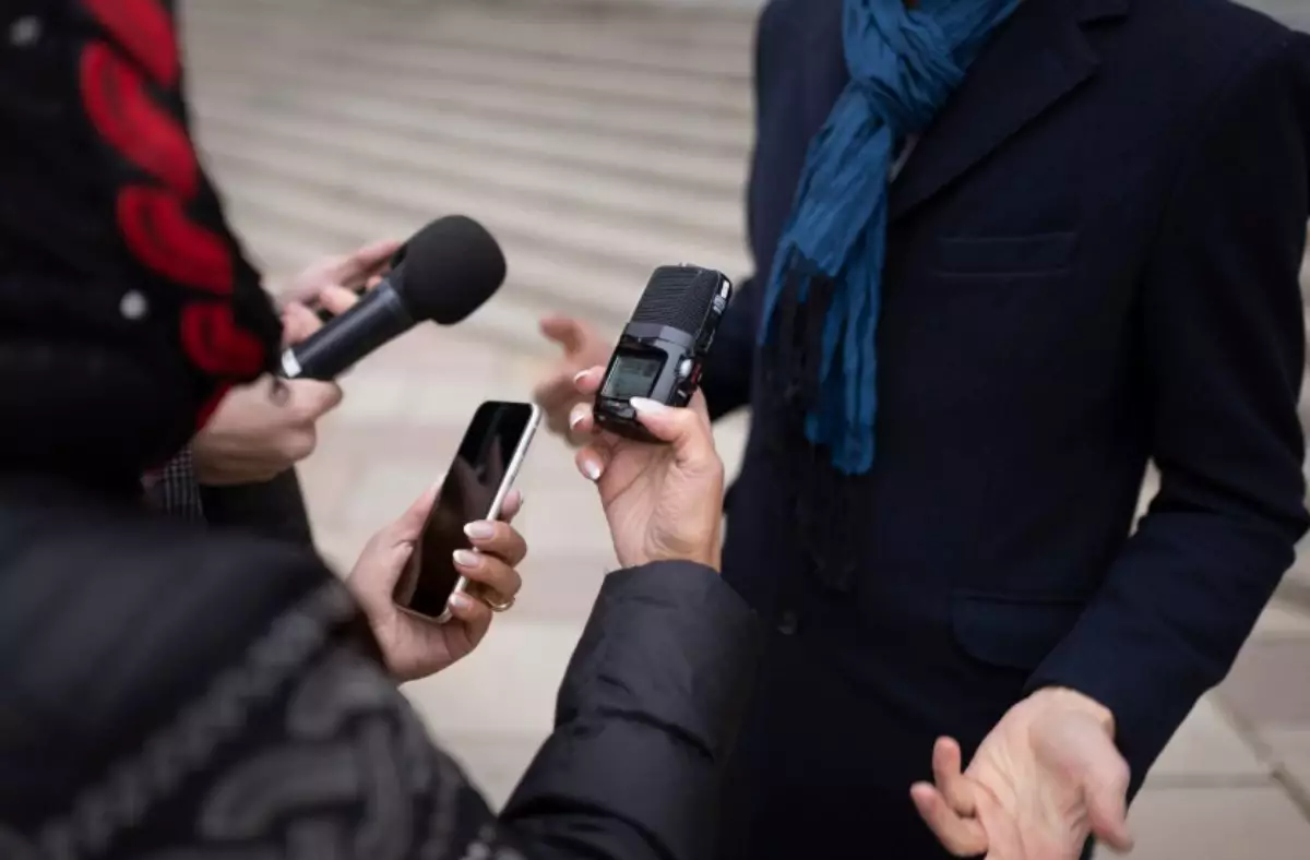 "Сынауға болады, бірақ қорлау емес": Депутат сөз бостандығын шектеу жөніндегі алаңдаушылыққа жауап берді