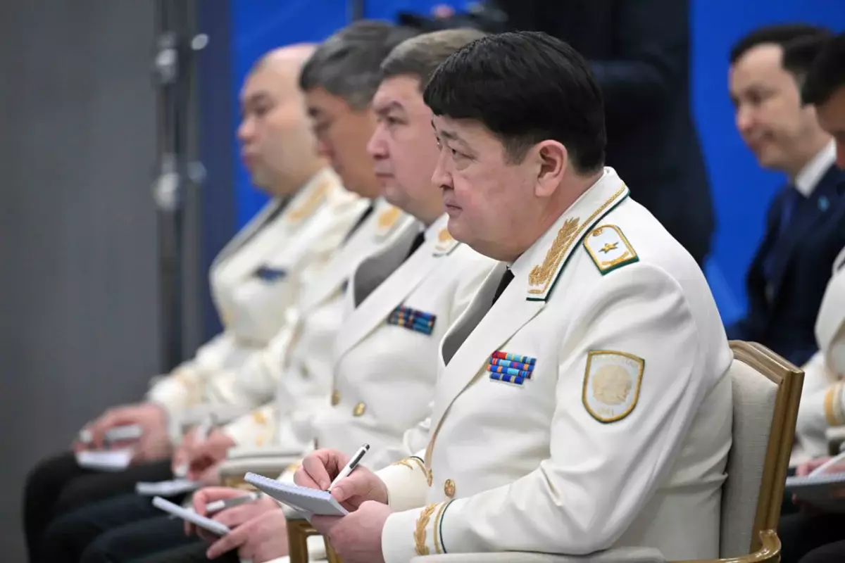 Глава государства призвал к бескомпромиссной борьбе с теневой экономикой