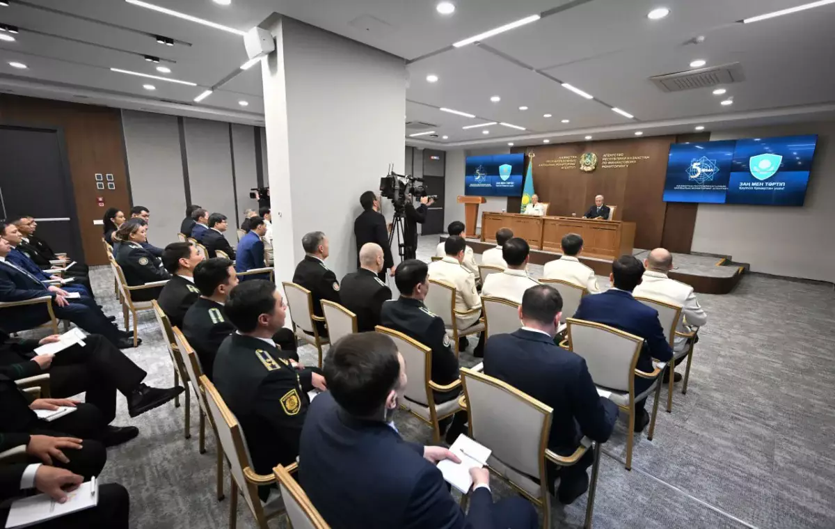 Сауатсыз, ашкөз, көрсеқызар, жемқорлыққа бейім адам патриот болмайды - Президент