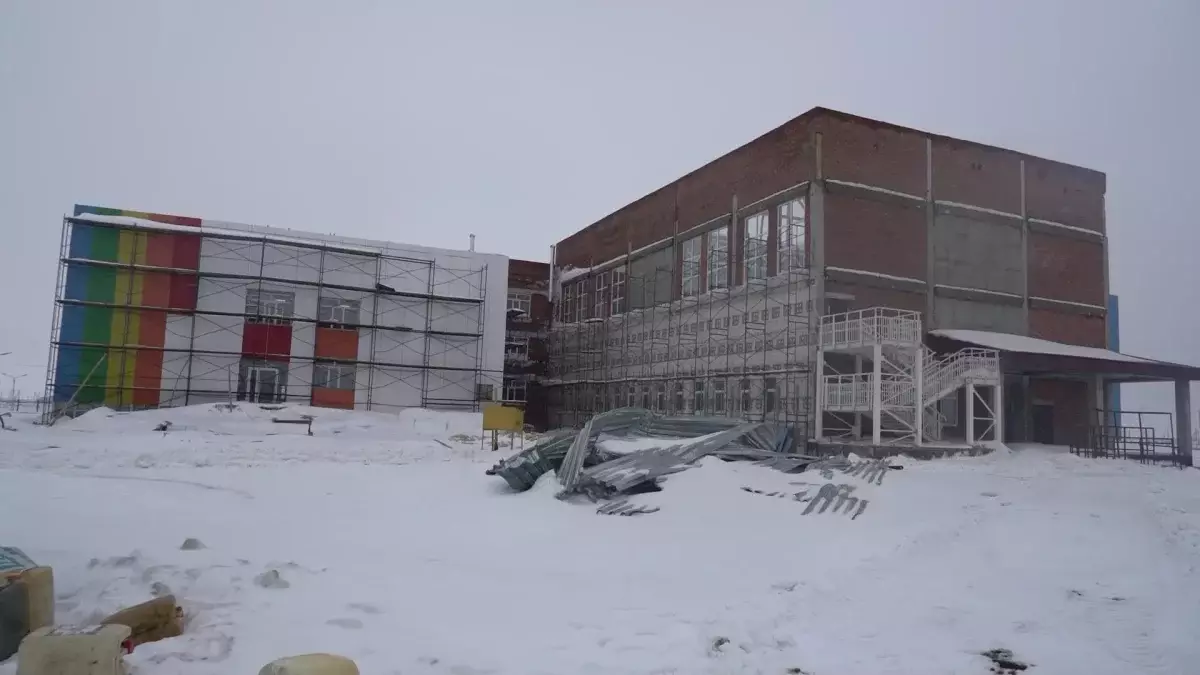 Шатыры құлап, тірек бағаны сынып кетті:  мектеп салған мердігерден 266 миллион теңге өндіріледі