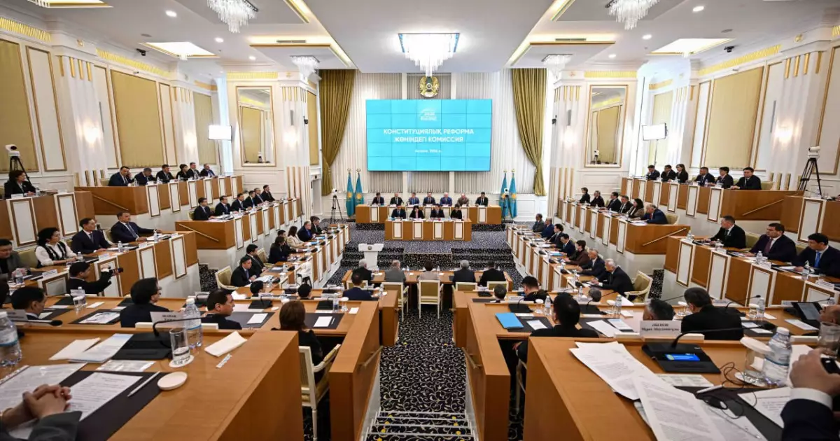   Қазақстан аумағының тұтастығы, бөлінбейтіндігі және оған қол сұғылмаушылығы туралы норма өзгеріссіз қалады – Конституциялық комиссия   