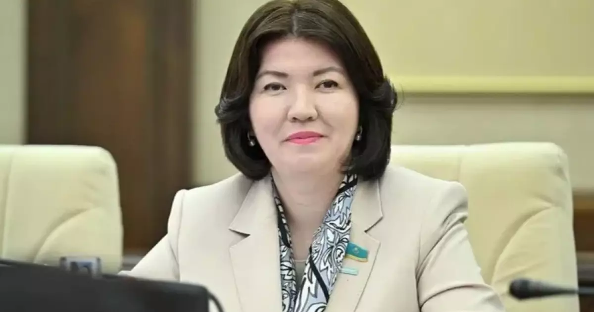  «Ауыр жүктемені азайту»: Министр Жұлдыз Сүлейменова оқушылар үшін жағымды жаңалықты жеткізді 