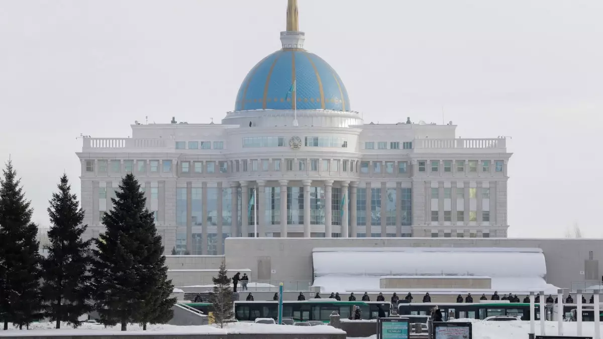 Конституциялық комиссия: Қазақстан аумағының тұтастығы туралы норма өзгере ме?