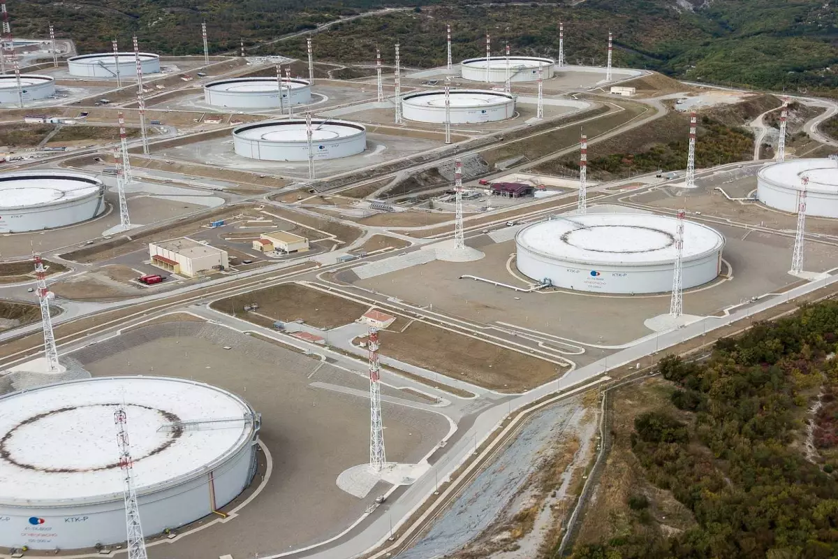 Казахстан заявил о срыве экспорта нефти на 3,8 млн тонн из-за атак украинских дронов в 2025 году.