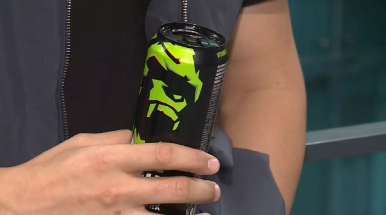 Фастфуд и энергетики угрожают здоровью школьников