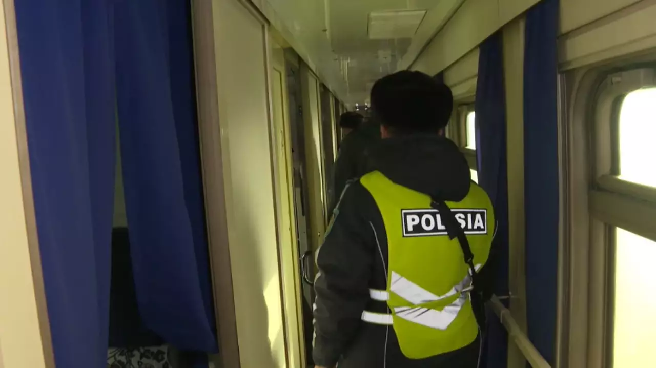 Заң мен тәртіп: тәртіп сақшылары түсіндіру жұмыстарын жүргізуде