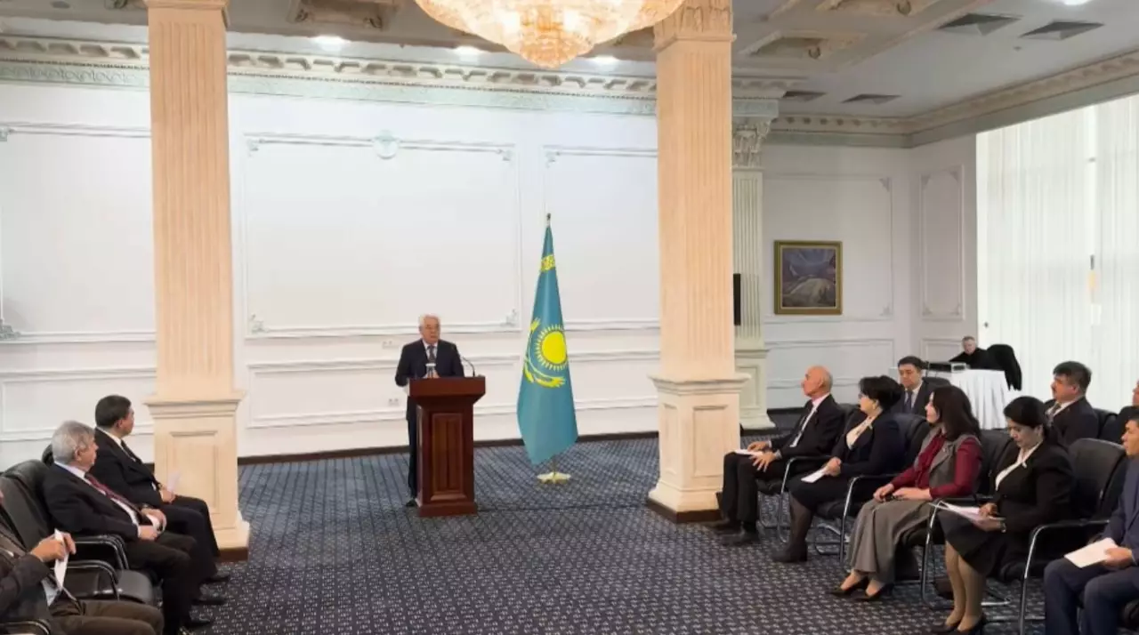 Сарапшылар конституциялық реформаны талқылады