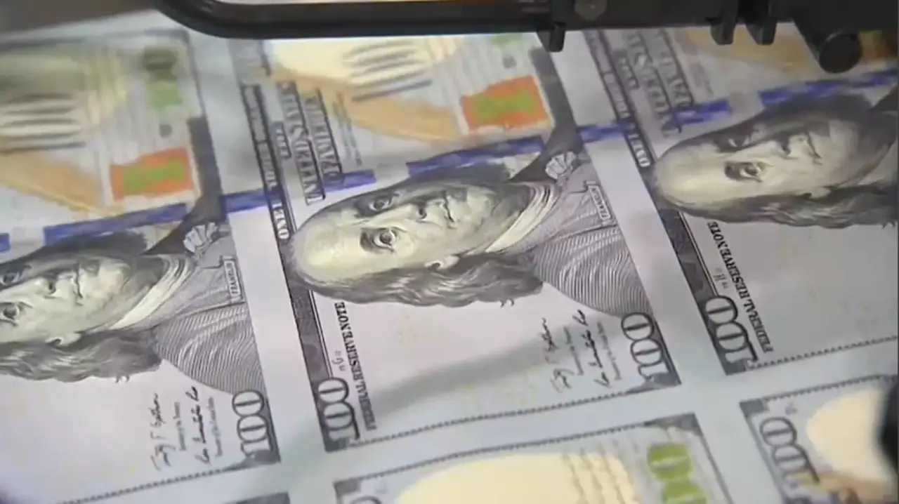 Әлемде доллар бағамы құлдырады