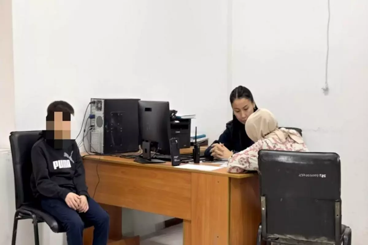 Толпой против одной: в Актау избили школьницу в торговом центре