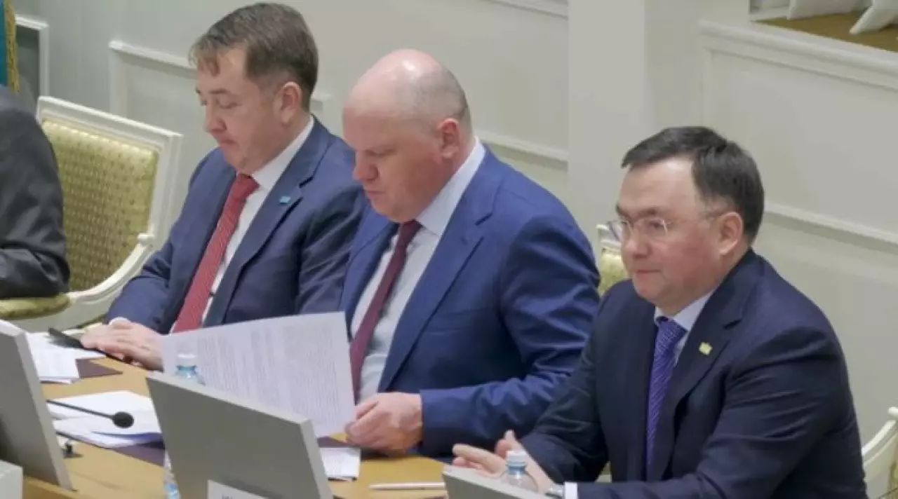 Конституционная комиссия обсудила обновления Конституции