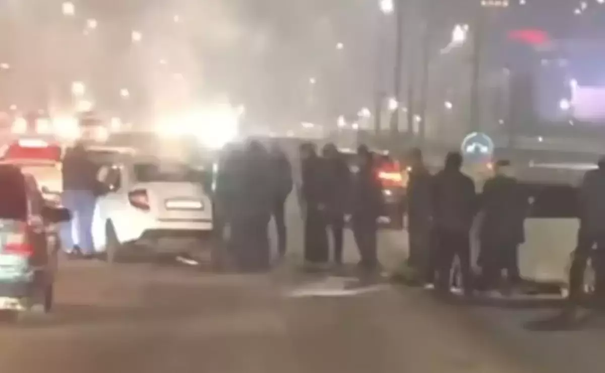 Астанада ірі жол апаты: 3 көлік соқтығысып, 2 адам көз жұмды