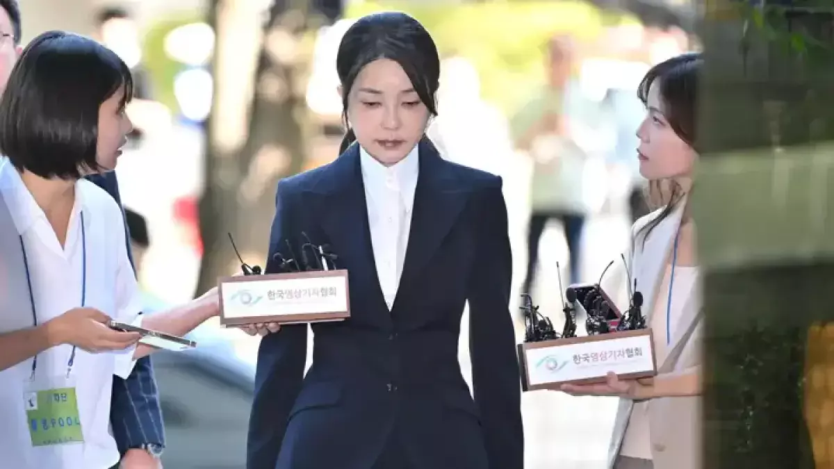 Оңтүстік Кореяның бұрынғы бірінші ханымы сотталды