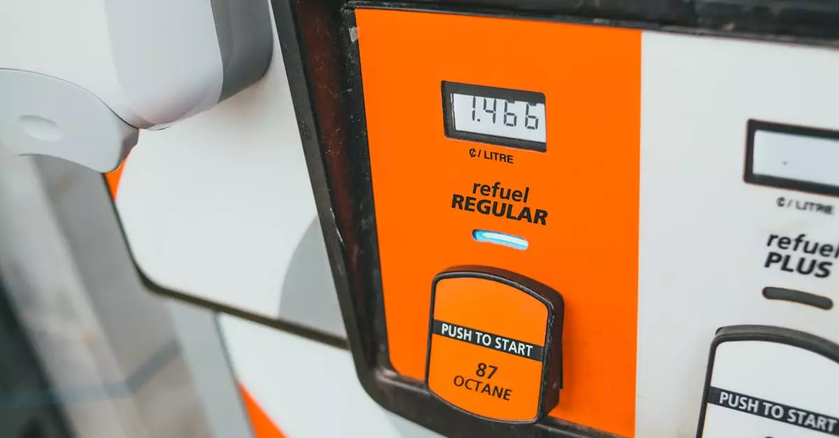 Бензин 330 теңгеге дейін қымбаттайды: Сарапшы нақты болжамын жариялады