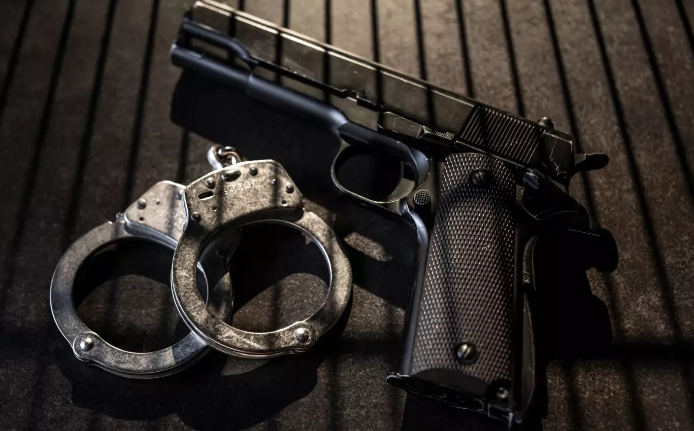 Полиция применила оружие при задержании подозреваемого в Шымкенте