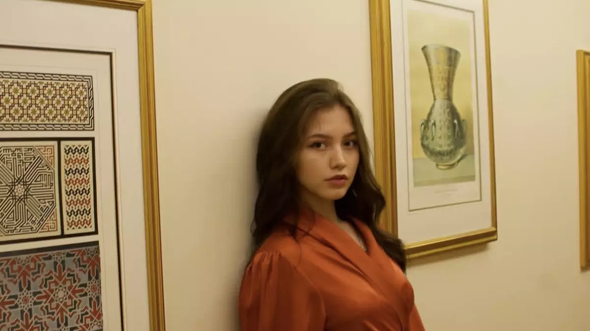 Популярность прямых эфиров в Казахстане: креатор Сабина – о том, как стриминг превращается в профессию